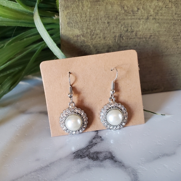Silver Tone Faux Pearl & Rhinestones Earrings 💥3 for $12💥 - Picture 13 of 13